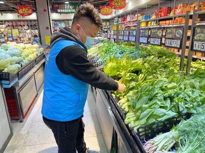 春節(jié)“菜籃子”更穩(wěn)更暖 上海浦東120個平價菜柜“不打烊”，蔬菜平均便宜兩成以上